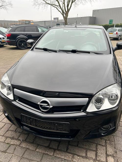 Opel tigra 1800 16v weinig km, Auto's, Opel, Particulier, Tigra, ABS, Airbags, Airconditioning, Boordcomputer, Centrale vergrendeling