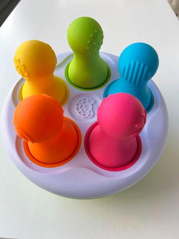Fat Brain Toy - Spinny Pins en Mini Spinny beschikbaar voor biedingen