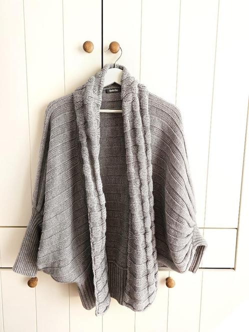 Grijs gebreid oversized vest (Bel&Bo - universele maat), Kleding | Dames, Truien en Vesten, Zo goed als nieuw, Maat 42/44 (L)