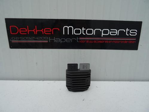 Spanningsregelaar / Regulator Yamaha YZF R1 2002-2003 RN09, Motoren, Onderdelen | Yamaha, Gebruikt, Ophalen of Verzenden