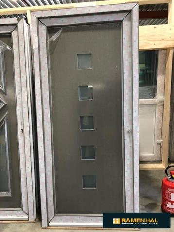 Deur, raam, schuifraam, deuren 7016, 7039, 9005, 9016 ramen beschikbaar voor biedingen