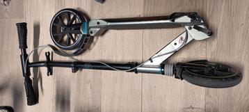 Step met grote wielen beschikbaar voor biedingen