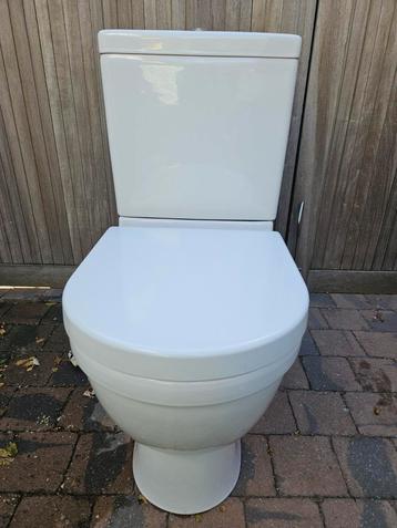 Duravit toilet compleet met bril en spoelbak beschikbaar voor biedingen