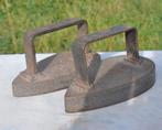 2 ancien fer a repasser en fonte dans leur jus, Ophalen of Verzenden