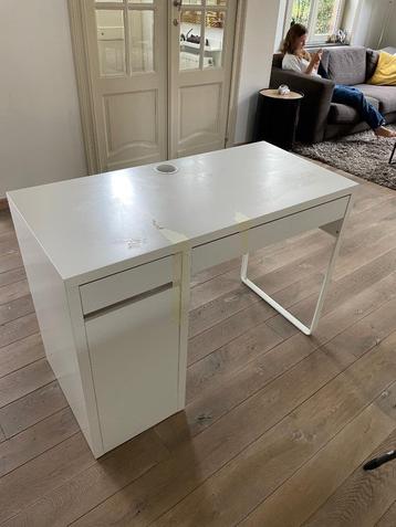IKEA bureau en stoel beschikbaar voor biedingen