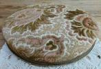 Oude Franse brocante grote ronde stoffen doos, reliëf stof, Antiek en Kunst, Ophalen of Verzenden