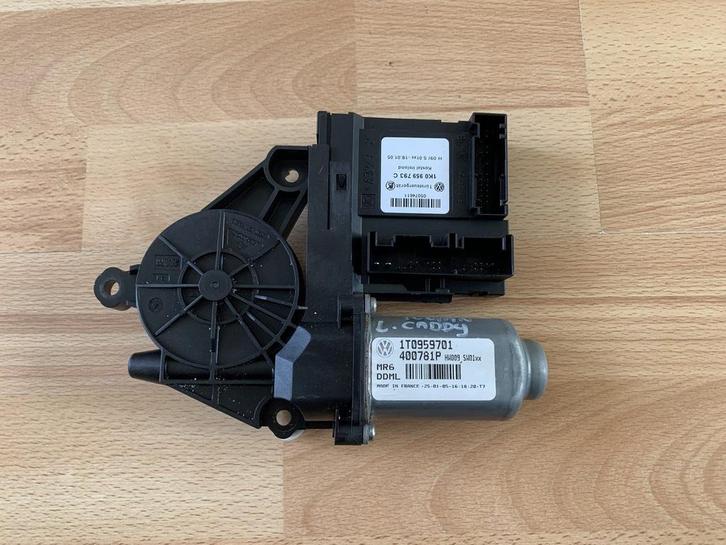 raammotor links volkswagen touran / caddy III 1T0959701, Auto-onderdelen, Ruiten en Toebehoren, Volkswagen, Gebruikt, Ophalen of Verzenden
