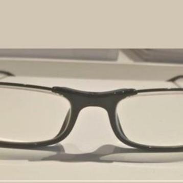 lunettes fines Calvin Klein noir