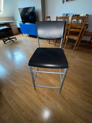 2 Barkrukken beschikbaar voor biedingen