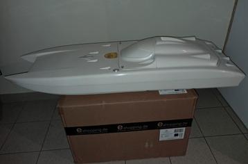 RC Catamaran - Powerboat beschikbaar voor biedingen