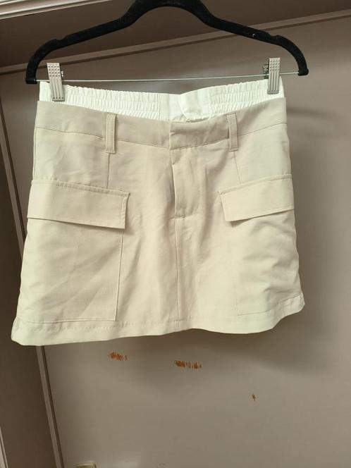 Beige minirokje met witte rand, Kleding | Dames, Rokken, Zo goed als nieuw, Maat 36 (S), Beige, Boven de knie, Ophalen