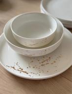 Wit servies met gouden accentje - CASA, Huis en Inrichting, Ophalen of Verzenden, Zo goed als nieuw, Compleet servies