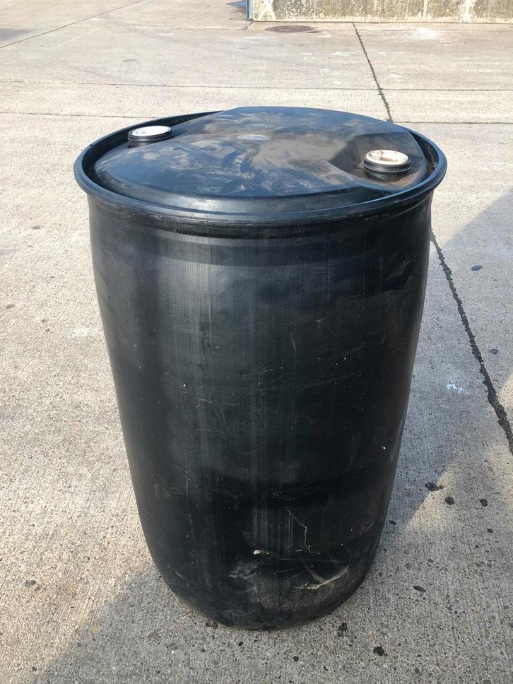 7 x KUNSTSTOF 200L VAT (gebruikt/mazout), Tuin en Terras, Regentonnen, Gebruikt, Kunststof, 150 liter of meer, Ophalen