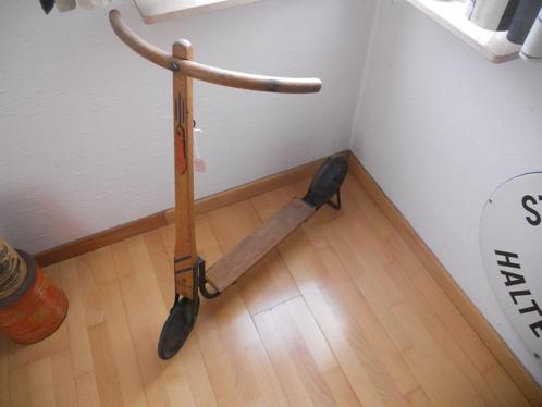 zeer oude step in hout, Antiek en Kunst, Antiek | Speelgoed, Ophalen