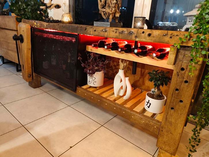 Établi menuisier, Maison & Meubles, Armoires | Dressoirs, Verre