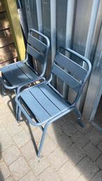 2 grijze stapelbare stoelen, Ophalen of Verzenden, Zo goed als nieuw, Aluminium