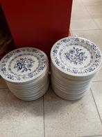 6€/pièce * Assiettes plates Boch décor Zwievel, Enlèvement ou Envoi, Neuf