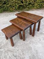 Twee sets vintage bijzettafels, Ophalen
