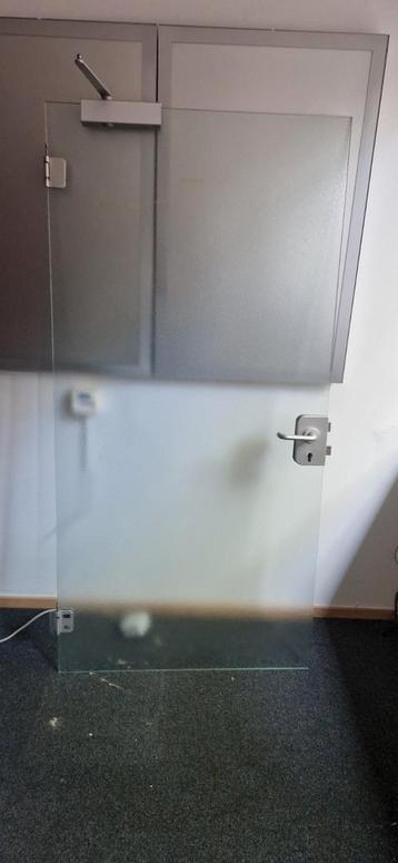 porte en verre  beschikbaar voor biedingen
