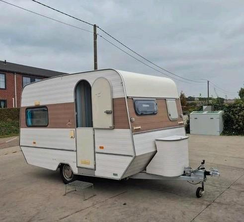Mooie  kip caravan mtm 750kg, Caravans en Kamperen, Caravans, Particulier, Treinzit, Kip, Koelkast, Openslaande ramen, Ophalen