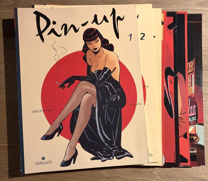 Pin-up [Berthet] - 1-8 1e dr (1994-2002) Strip, Boeken, Stripverhalen, Zo goed als nieuw, Eén stripboek