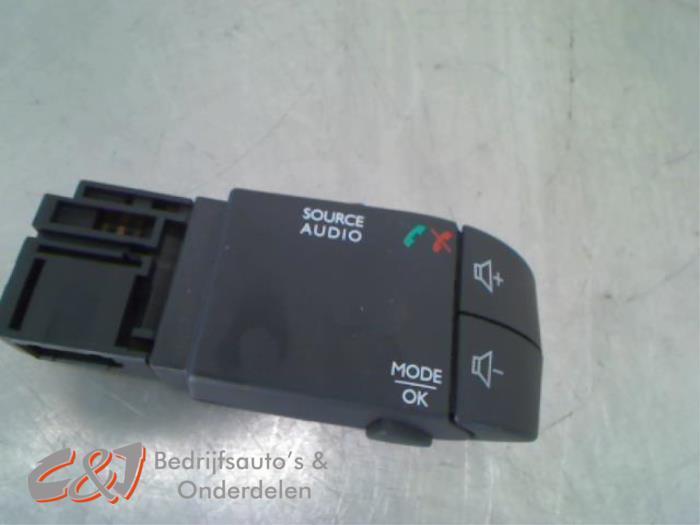 Télécommande radio d'un Renault Trafic, Autos : Pièces & Accessoires, Électronique & Câbles, Renault, Utilisé, 3 mois de garantie