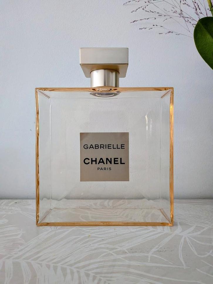 Gabrielle Chanel Fake Giant parfumfles, Handtassen en Accessoires, Uiterlijk | Parfum, Zo goed als nieuw, Ophalen of Verzenden