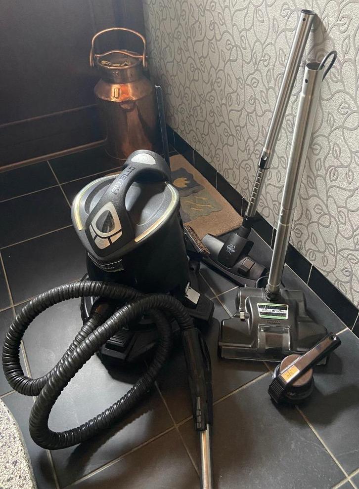 Ritello stofzuiger met waterreservoir (regio Kortrijk), Elektronische apparatuur, Stofzuigers, Zo goed als nieuw, Stofzuiger, Reservoir