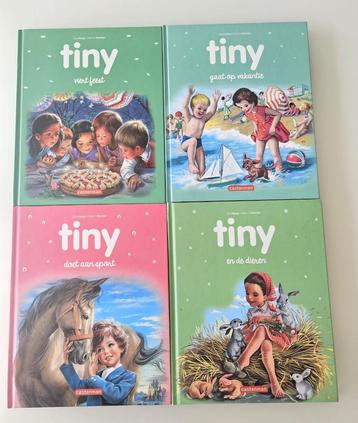 Tiny boeken met meerdere verhalen en kookboek disponible aux enchères