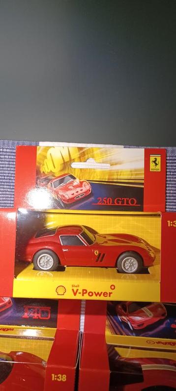 Ferrari V-Power 1:38