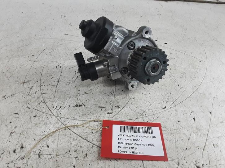 INSPUITPOMP Volkswagen Tiguan (AD1) (04L130755E), Auto-onderdelen, Overige Auto-onderdelen, Volkswagen, Gebruikt