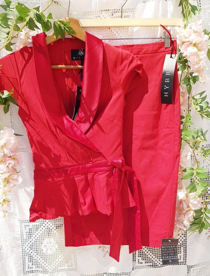 Ensemble🍎 ROUGE top+jupe🍎( marque anglaise), Vêtements | Femmes, Habits de circonstance, Neuf, Taille 36 (S), Rouge, Enlèvement ou Envoi