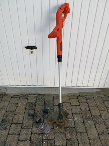 Coupe bordure Black & Decker sur accu avec chargeur. Fonctio, Enlèvement, Comme neuf