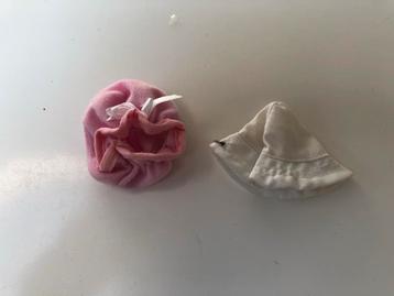 Mutsen of hoofddeksels voor barbiepop beschikbaar voor biedingen