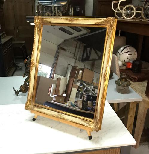 Oude Barok spiegel met wit-gouden kader 58 x 48, Antiek en Kunst, Antiek | Spiegels, Minder dan 50 cm, Minder dan 100 cm, Rechthoekig
