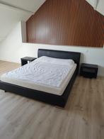 Bed, nachttafels en ev.matras bed / 180 cm  matras / 160 cm, Huis en Inrichting, Ophalen, Gebruikt
