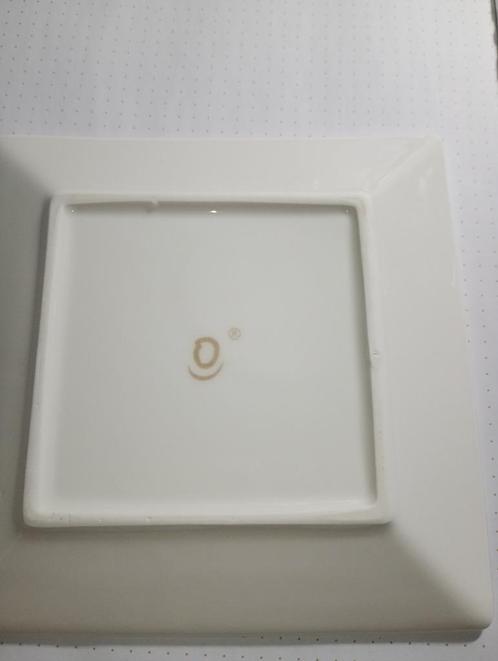 Modern eet- en koffieservies in zwaar porselein, Verzamelen, Porselein, Kristal en Bestek, Zo goed als nieuw, Compleet servies