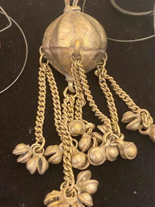 Antieke bronzen hanger voor ruilmiddel van de Nomaden., Handtassen en Accessoires, Kettingen, Zo goed als nieuw, Ophalen of Verzenden