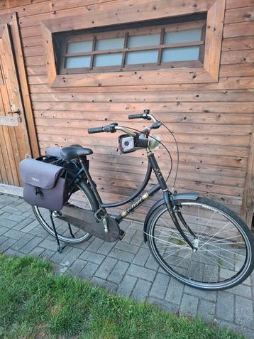 Dames/oma fiets beschikbaar voor biedingen