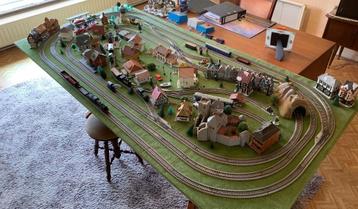 Volledige trein set treintafel  beschikbaar voor biedingen