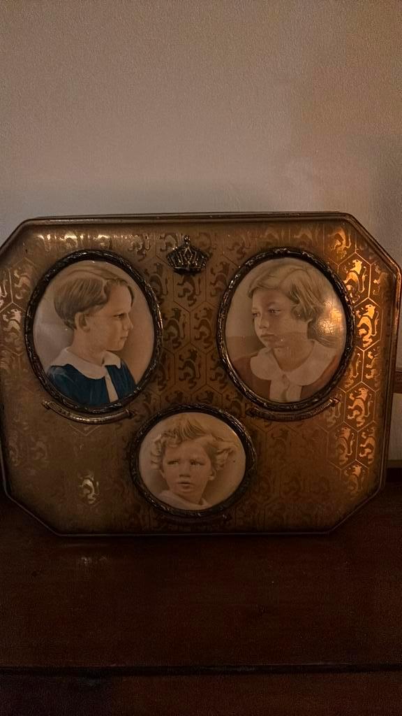 Oude koekendoos boudewijn, Antiquités & Art, Antiquités | Objets religieux, Enlèvement