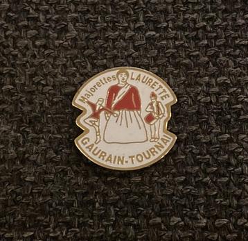 PIN - MAJORETTES LAURETTE - GAURAIN - TOURNAI - DOORNIK, Envoi, Utilisé, Autres sujets/thèmes, Insigne ou Pin's