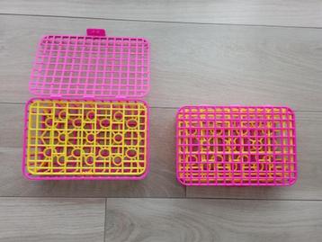 2 doosjes om te knutselen beschikbaar voor biedingen