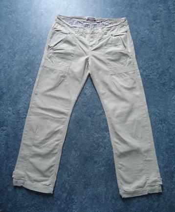 Te koop nieuwe beige broek van Forecast (maat: W38 / L34). beschikbaar voor biedingen
