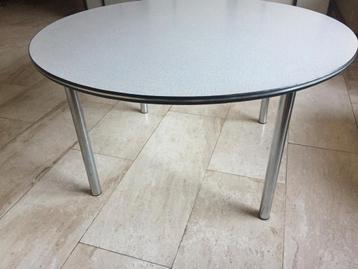 Ronde salontafel van Formica met afneembare poten 