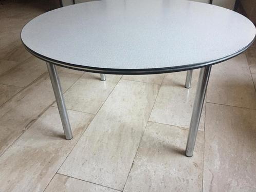 Ronde salontafel van Formica met afneembare poten, Huis en Inrichting, Tafels | Salontafels, Zo goed als nieuw, Ophalen