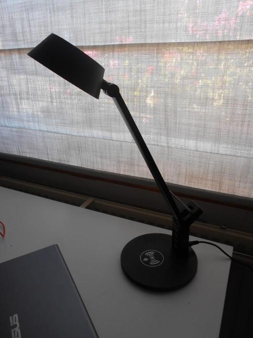 LAMPE DE BUREAU AVEC CHARGEUR INDUCTION NEUVE, Huis en Inrichting, Lampen | Tafellampen, Nieuw, Minder dan 50 cm, Metaal, Ophalen