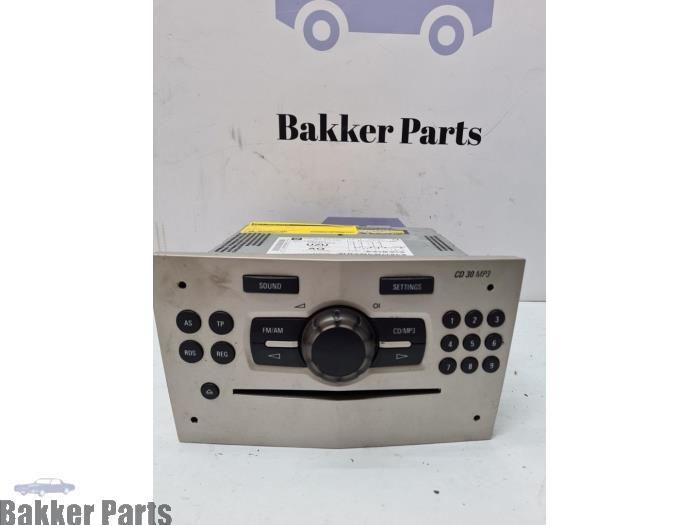 Radio d'un Opel Corsa, Autos : Pièces & Accessoires, Électronique & Câbles, Opel, Utilisé, 3 mois de garantie