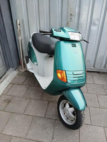 Piaggio Skr 125cc 2 takt groen // gilera vespa 180cc beschikbaar voor biedingen