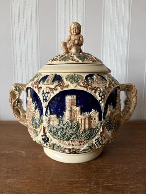 Decoratieve Duitse wijnpot met kastelen – vintage keramiek, Antiek en Kunst, Antiek | Keramiek en Aardewerk, Ophalen